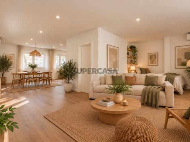 T0 totalmente reabilitado com 66 m² e potencial para T2 | Barreiro