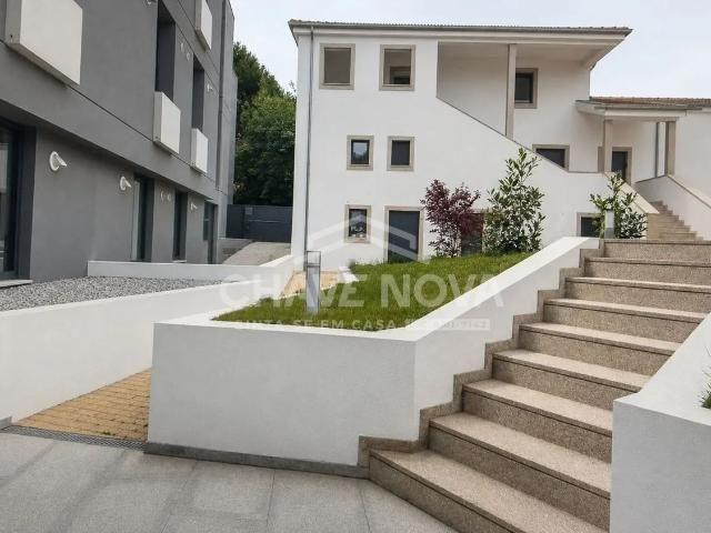 T0 Novo c/ lugar de garagem junto ao ISCAP, Porto