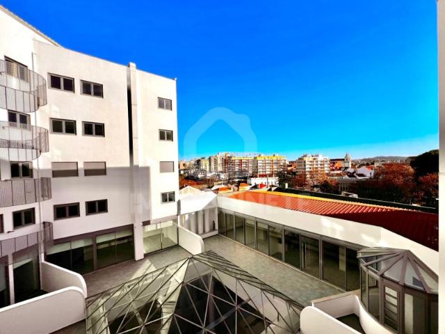 T0 Novo | 5.º Andar | Centro da Figueira da Foz | Prédio Renovado | Lugar Garagem | Equipado