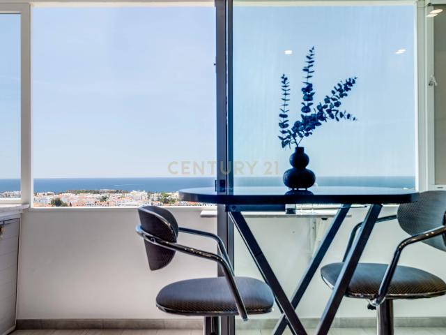 T0 Remodelado com Vista Mar 180° | Garagem | Albufeira