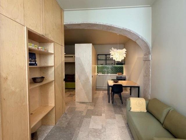 T0 renovado Rua de São Mamede, Lisboa 53m² Santa Maria Maior
