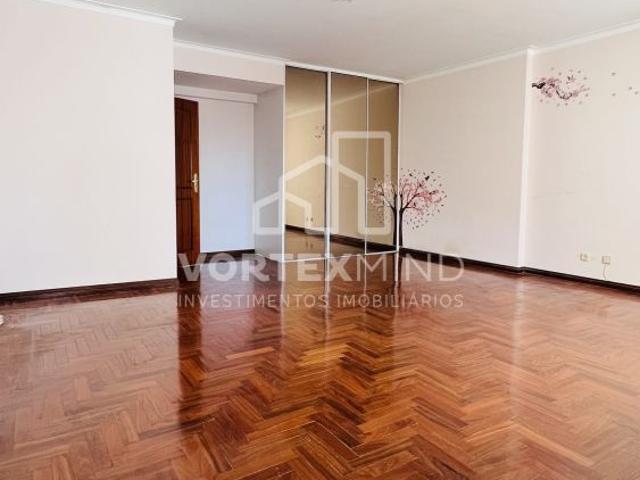 T1+1 com 110mts2 em Sintra