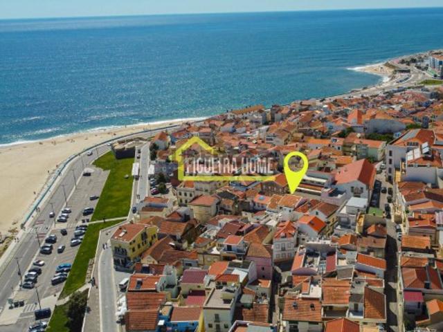 T1+1 inteiramente renovado a 100m da praia de Buarcos na Figueira da Foz