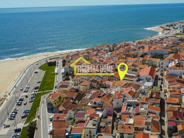 T1+1 inteiramente renovado a 100m da praia de Buarcos na Figueira da Foz