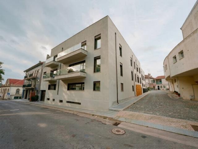 T1+1 NOVO com grandes áreas e garagem | Oportunidade em Esgueira!