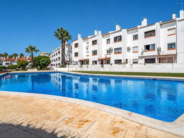 T1+1 Rés do Chão com Logradouro Privativo em Condomínio com. 86m² Albufeira e Olhos de Água