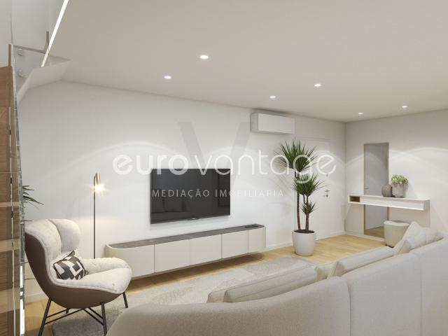 T1+2 no Último Piso com Terraço em Parceiros, Leiria
