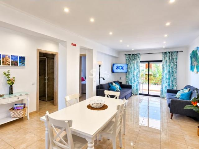 T1+ 1, totalmente remodelado, em Alvor para arrendamento anual, com piscina, parqueamento e jardim