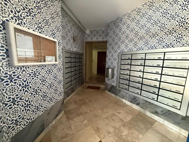 T1 Remodelado em Paço de Arcos, a 5 Minutos da Praia e da Estação de Comboio