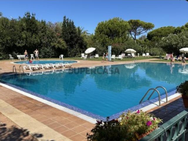 T1 totalmente renovado em Vilamoura Condomínio com piscinas e serviços