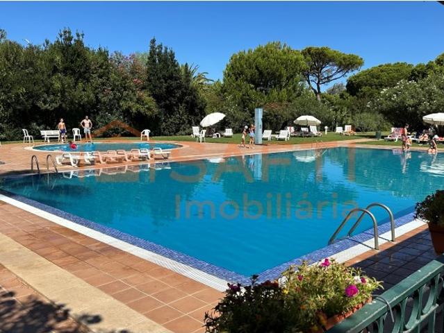 T1 totalmente renovado em Vilamoura Condomínio com piscinas e serviços