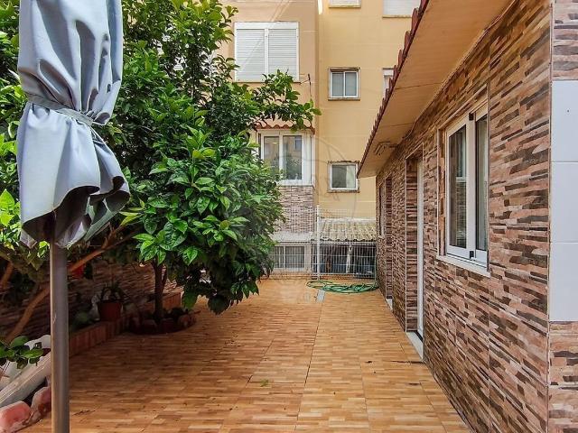 T1 transformado em T2, Remodelado com Terraço de 116 m² no C. 43m² Odivelas