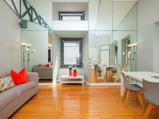 T1 único com pé direito alto + mezzanine | 81,56m² | Bairro Alto | Potencial de retorno