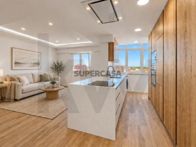 T1 à Venda em Cruz de Pau, Amora, Seixal, com Varanda e Cozinha Equipada