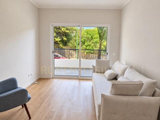 T1 Atlântic Garajau com piscina e licença AL / 350.000 €