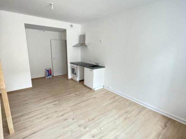 T1 AU 1ER ETAGE DISPONIBLE