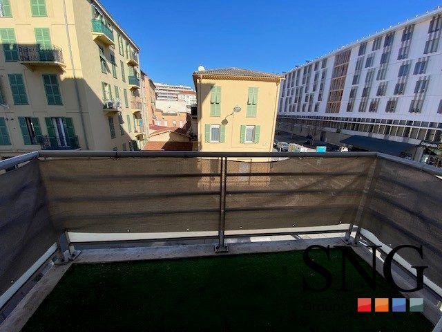 T1 AVEC BALCON