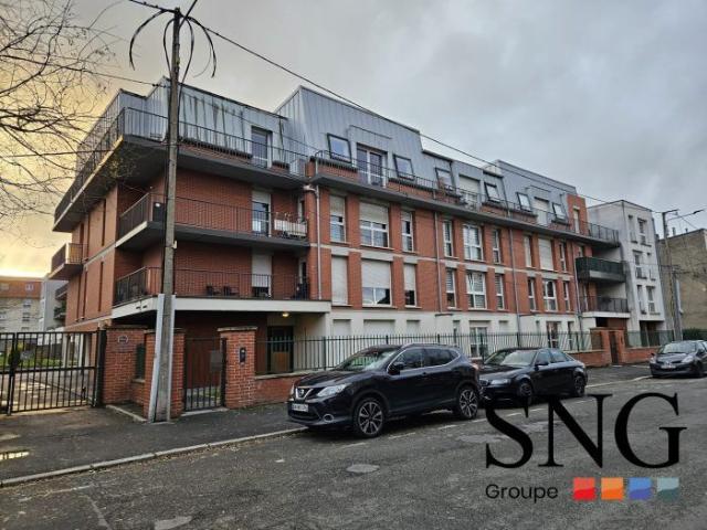 T1 AVEC BALCON + PARKING