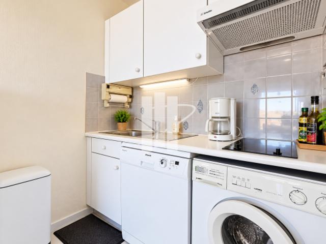 T1 BIS À VENDRE À BOULOURIS VUE MER, TERRASSE ET PARKING À