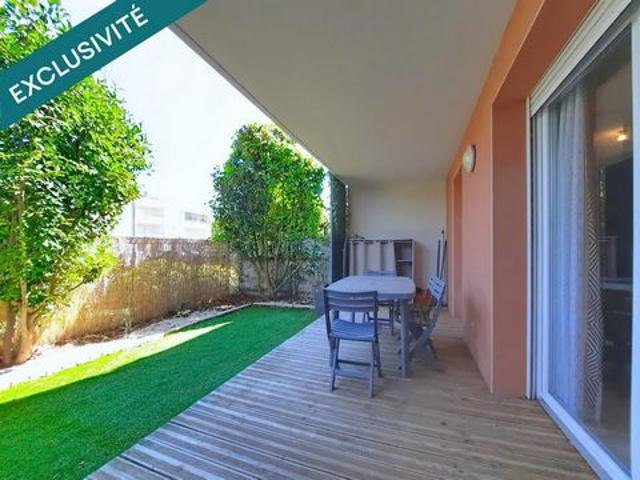 T1 bis en rez de jardin avec parking et terrasse