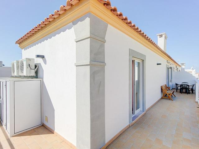 T1 com excelente terraço para arrendamento anual Vila Real de Santo António