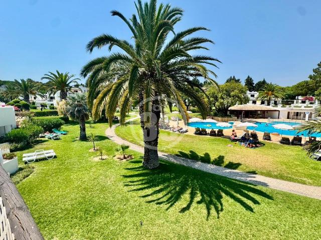 T1 com Três Terraços e Vista para a Piscina Licença AL Ati. 64m² Albufeira e Olhos de Água