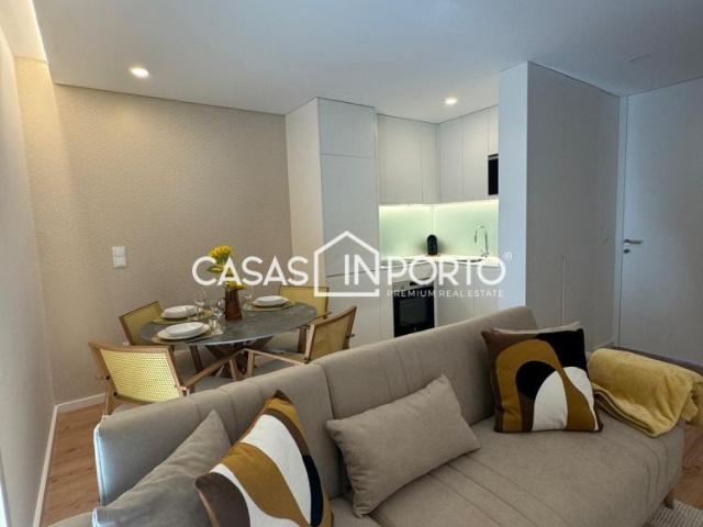 T1 de Luxo junto ao Pólo Universitário com terraço