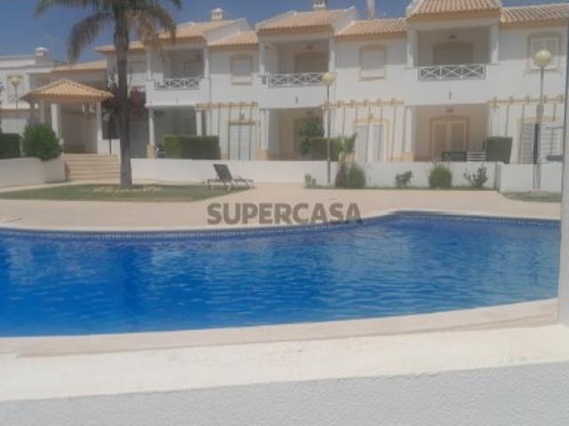 T1 Duplex com jardim privado e piscina a 400 metros da praia em Albufeira, Algarve