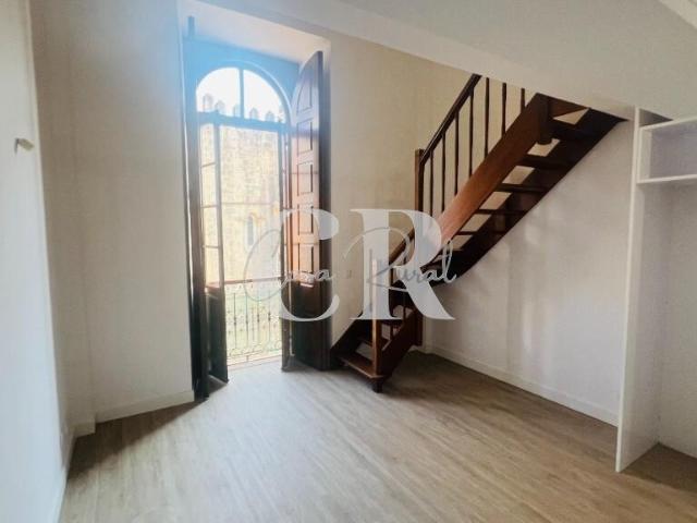 T1 Duplex totalmente renovado em frente à Sé Velha de Coimbra