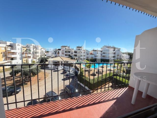 T1 EM TAVIRA COM PISCINA Urbanização do Caranguejo, um refúgio de luz, conforto e encanto