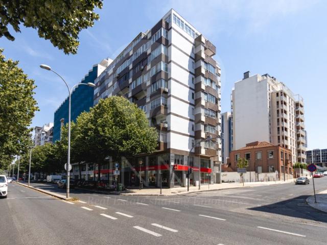 T1 em Campolide, no último andar a casa que fica com a cidade aos pés