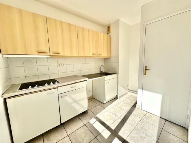 T1 ENTIEREMENT RENOVE 31.78 m² LYON 03 PART DIEU RUE MAURICE FLANDIN