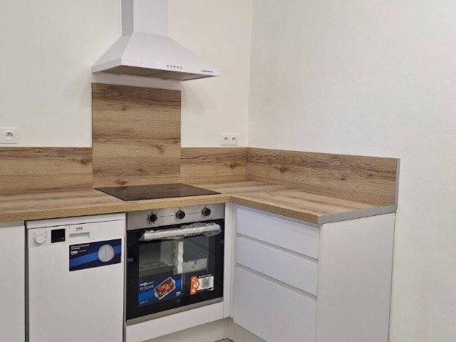 T1 entièrement rénové 515 euros CC
