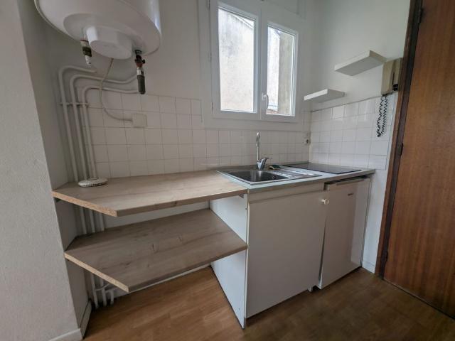 T1 GRASLIN 496 € / MOIS C.C Nantes 44000