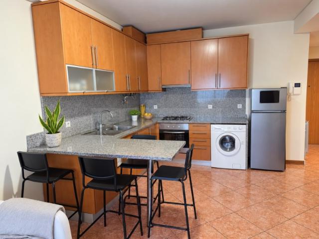 T1 Kitchenette para Arrendamento | Garagem Individual