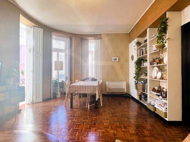 T1 luminoso com varanda e elevador no Príncipe Real, Lisboa | 65 m²