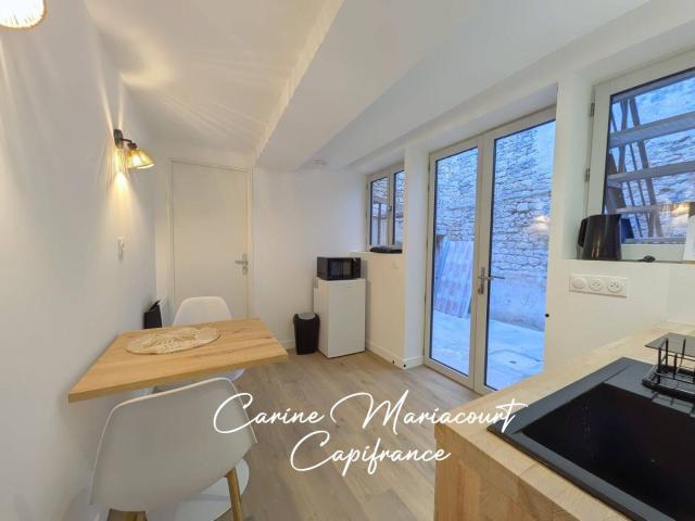 T1 MEUBLÉ 32 M² – ENTIÈREMENT RÉNOVÉ – CENTRE DE SAINT MAIXENT L