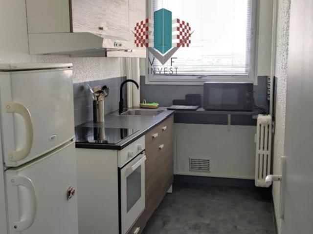 T1 MEUBLE LOUE, ascenseur, cave, place de parking, investisseur