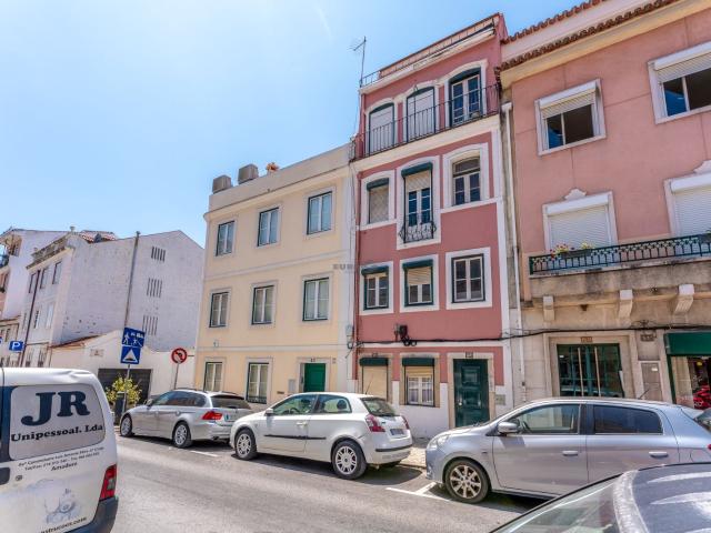 T1 Mobilado e remodelado para Arrendar na Lapa com Ar Condicionado e Wi Fi