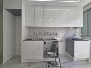 T1 na Reboleira totalmente remodelado a 700metros do Metro Reboleira