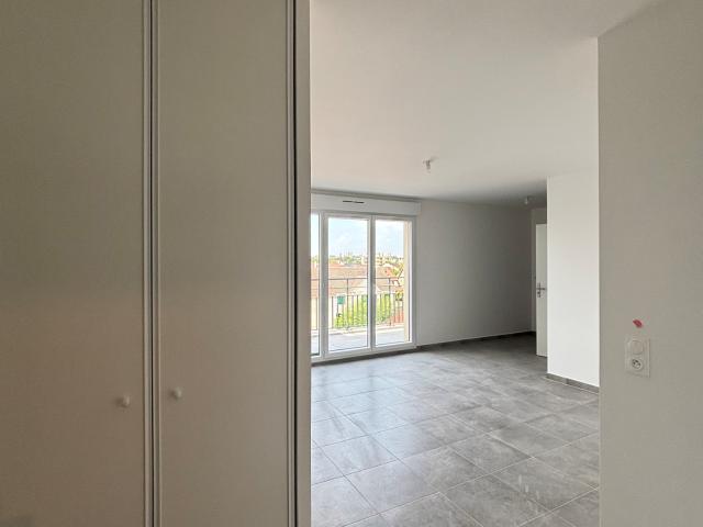 T1 NEUF CAMBRIDGE