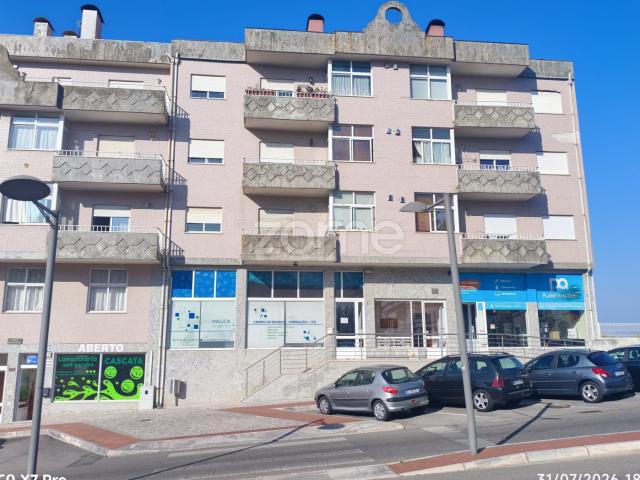 T1 no Centro de Oliveira do Bairro com Arrumo e Garagem