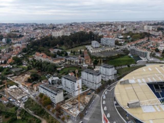 T1 Nobel Antas | Novo, urbano e com o Metro à porta