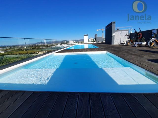 T1 novo com piscina e garagem e VISTA MAR