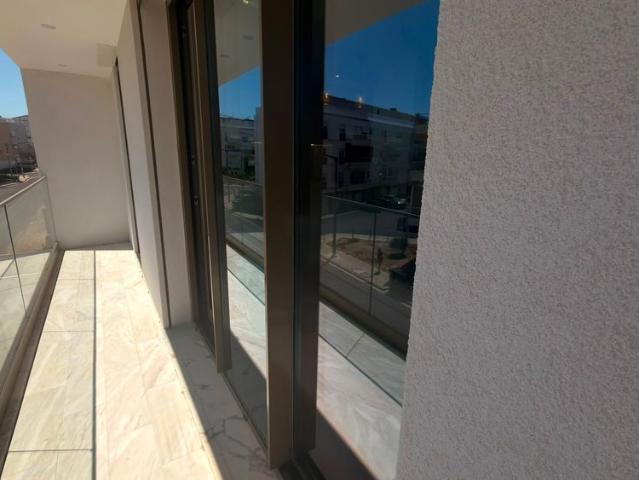T1 PARA ARRENDAMENTO EM CASCAIS ALTO PAMPILHEIRA VARANDA E 2 PISO
