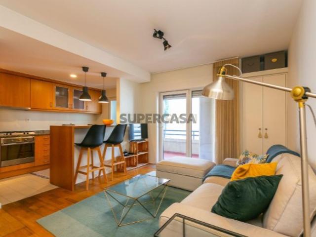 T1 PREMIUM COM GARAGEM E VARANDA | BOAVISTA | METRO A 150M
