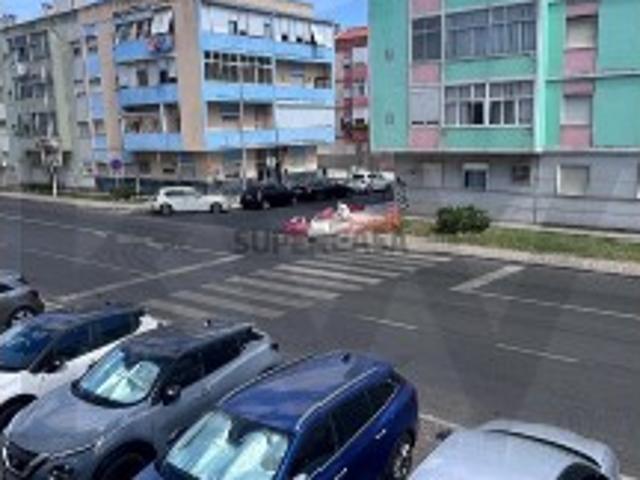 T1 REMODELADO, NAS PATAMEIRAS ODIVELAS EXCELENTE PARA HABITAÇÃO PRÓPRIA OU INVESTIMENTO