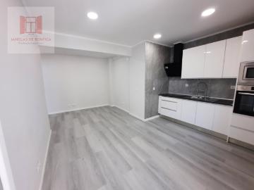 T1 remodelado c/ Cozinha Equipada Centro Amadora