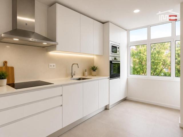 2 Apartamentos T1 Remodelados com Quintal no Alto do Seixalinho | Mesmas Áreas, Diferentes Disposições