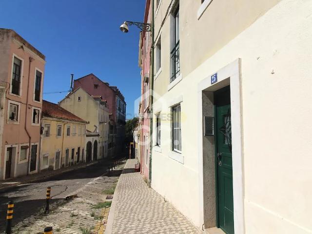 T1 remodelado para arrendar, em Alcântara